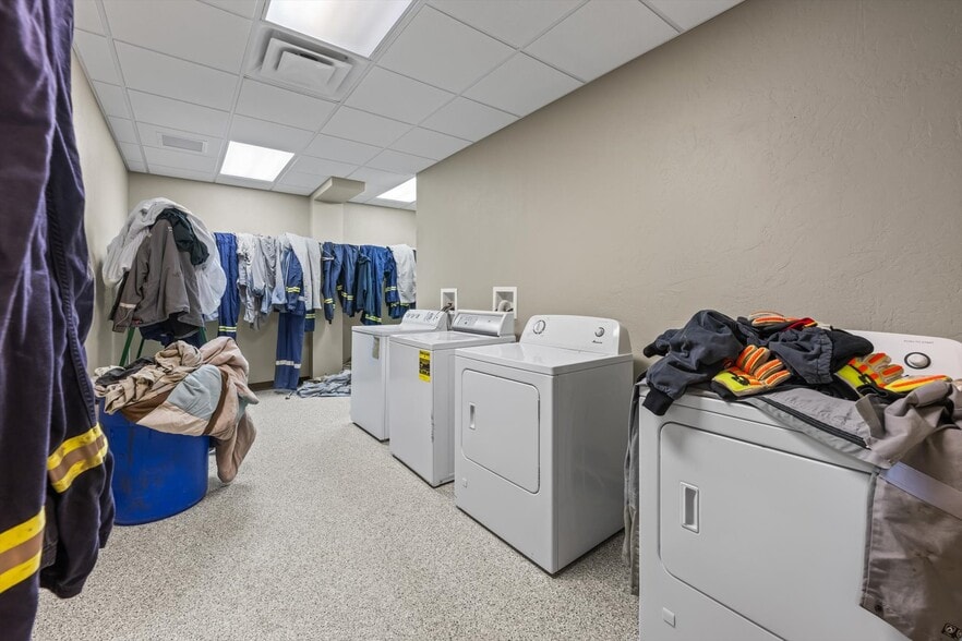 More Photos Of 13020 S Sunnylane Rd, Moore Industrial For Lease