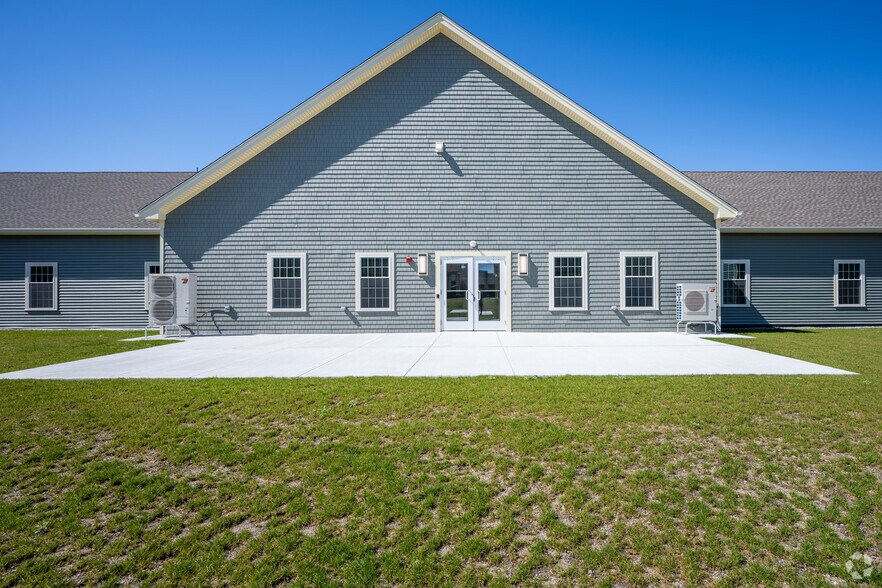 More Photos Of 41 Romano Vineyard way, North Kingstown Office For Lease