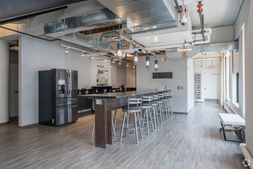 More Photos Of 800 Hennepin Ave, Minneapolis Office For Lease