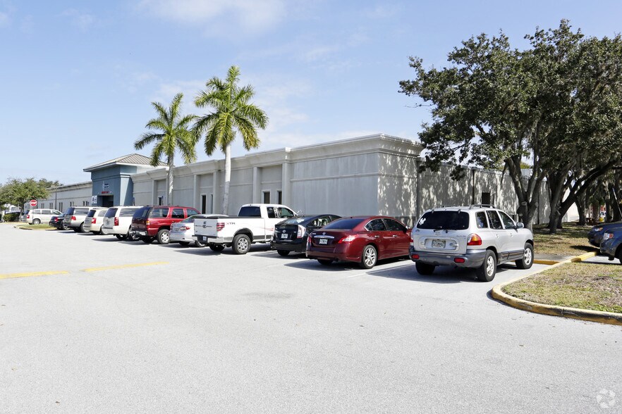 Primary Photo Of 315 75th St W, Bradenton Medical For Lease