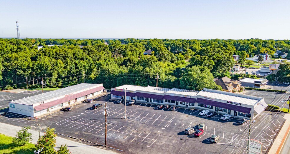 Primary Photo Of 1105-1107 West Ave SW, Conyers Supermarket For Sale
