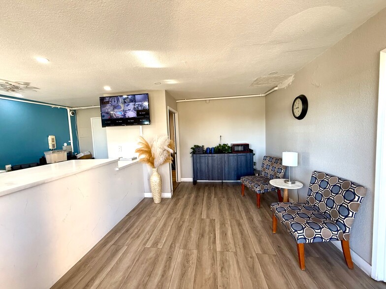More Photos Of 430 W Palmdale Blvd, Palmdale Hotel For Sale