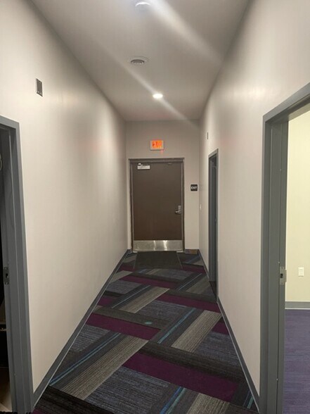 More Photos Of 2044 South Blvd, Rochester Hills Medical For Lease