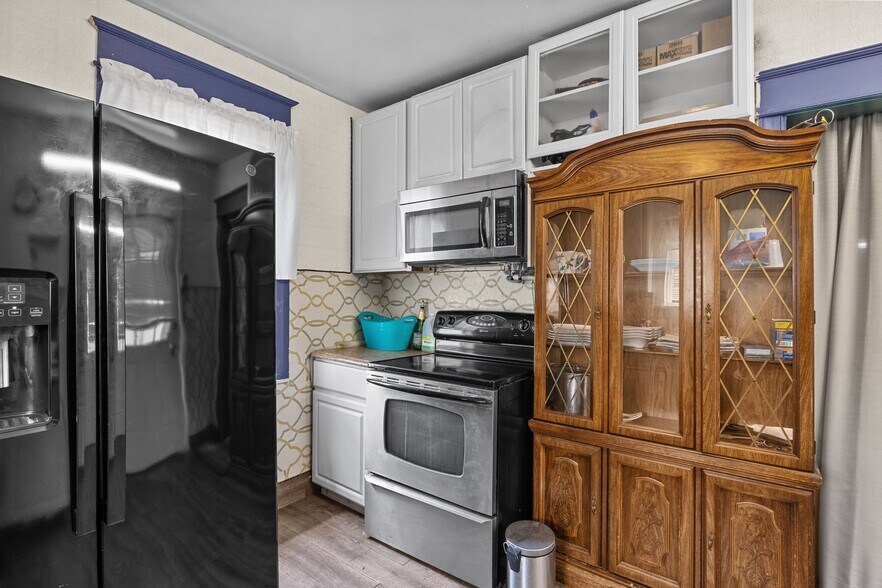 More Photos Of 600 W Broad St, Paulsboro Specialty For Sale