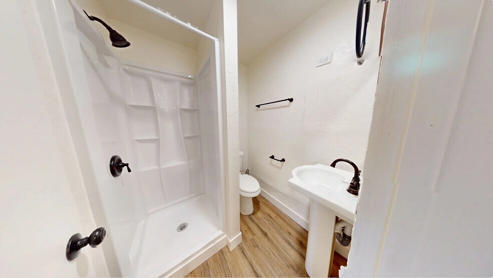 More Photos Of 2715 Twin View Blvd, Shasta Lake Multifamily For Sale