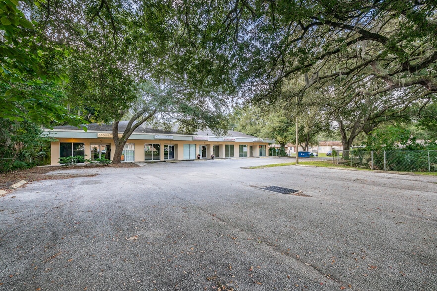 More Photos Of 221 Pauls Dr, Brandon Loft Creative Space For Lease