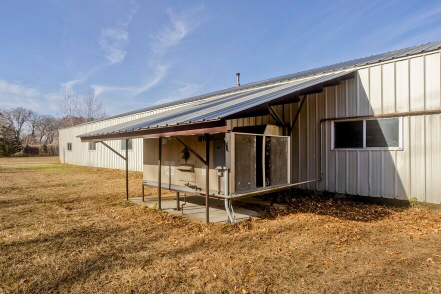 More Photos Of 16 Arthur St, Easthampton Warehouse For Sale