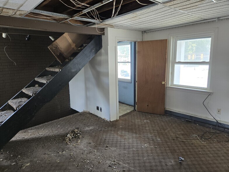 More Photos Of 360 Us-46, Mountain Lakes Freestanding For Sale