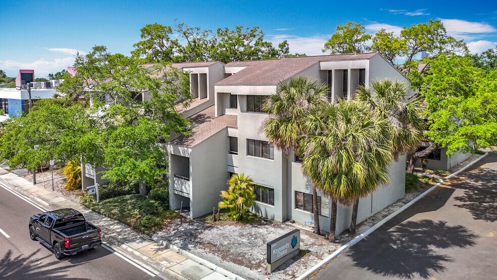 Primary Photo Of 3333 W Kennedy Blvd, Tampa Loft Creative Space For Sale