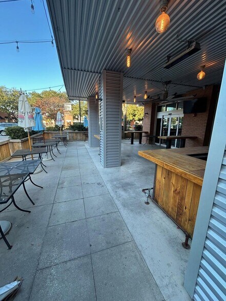 More Photos Of 725-735 Coleman Blvd, Mount Pleasant Apartments For Lease