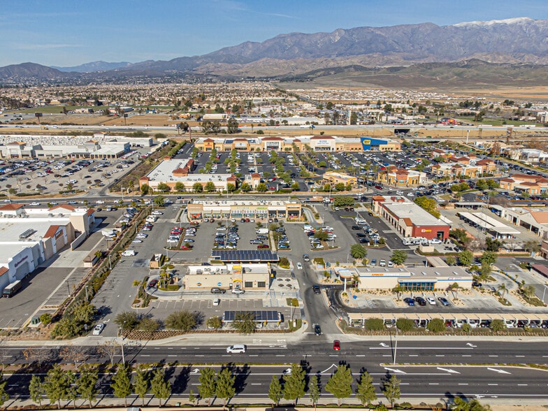 More Photos Of 1620 E 1st St, Beaumont General Retail For Sale