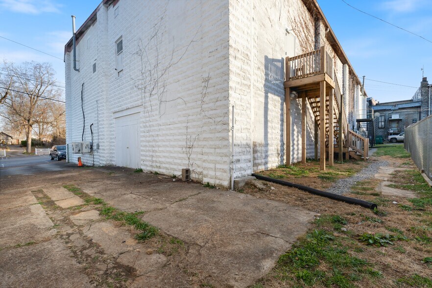 More Photos Of 114 N Church St, Waverly Loft Creative Space For Sale