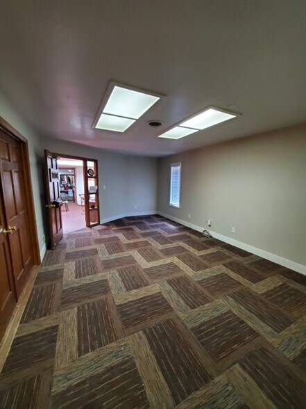 More Photos Of 707 E Moreno Ave, Colorado Springs General Retail For Sale