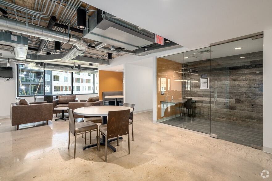 More Photos Of 1515 Mockingbird Ln, Charlotte Office For Lease