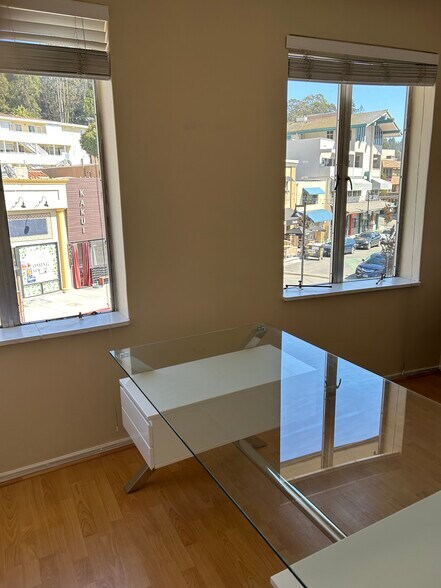 More Photos Of 2051-2063 Mountain Blvd, Oakland Storefront Retail Office For Lease
