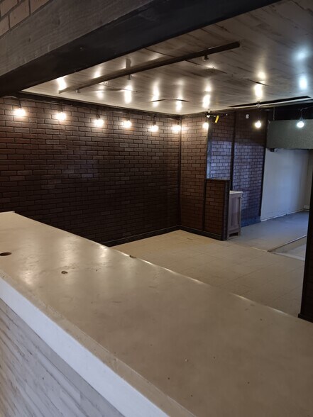 More Photos Of 101 E Carson St, San Antonio Restaurant For Sale