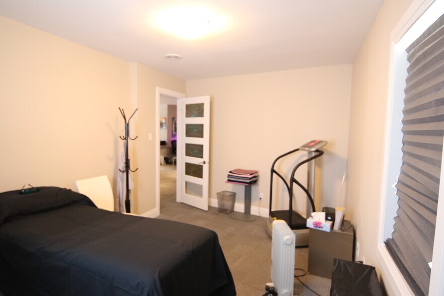 More Photos Of 1877 Merivale Rd, Nepean Office For Lease