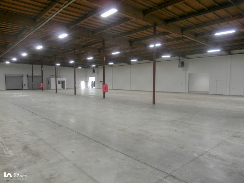 More Photos Of 17221 Daimler St, Irvine Warehouse For Lease