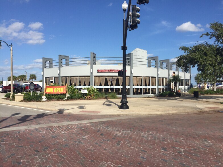 More Photos Of 350 E Seminole Blvd, Sanford Freestanding For Sale