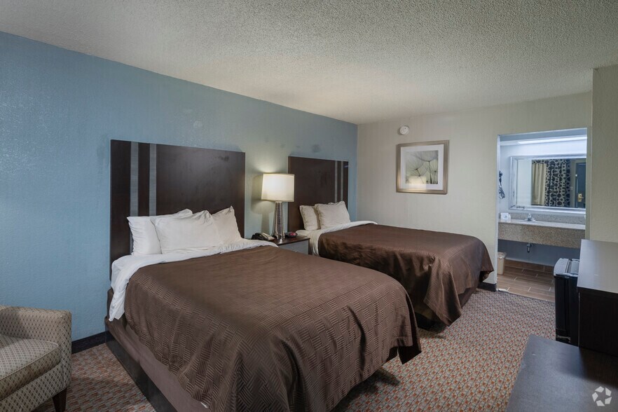 More Photos Of 500 Chris Dr, West Columbia Hotel For Sale