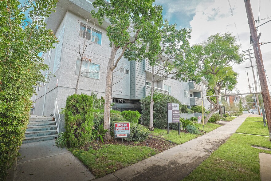 More Photos Of 4406 Cahuenga Blvd, Toluca Lake Apartments For Sale