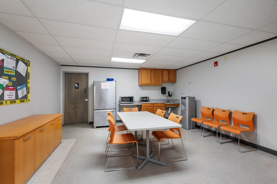 More Photos Of 2375 Walsh Rd, San Antonio Manufacturing For Sale