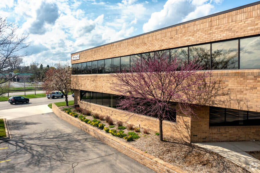 Primary Photo Of 43252 Woodward Ave, Bloomfield Hills Office For Lease