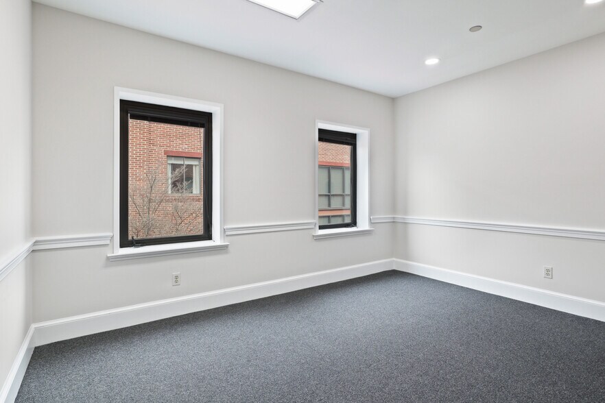 More Photos Of 115 Oronoco St, Alexandria Office For Lease