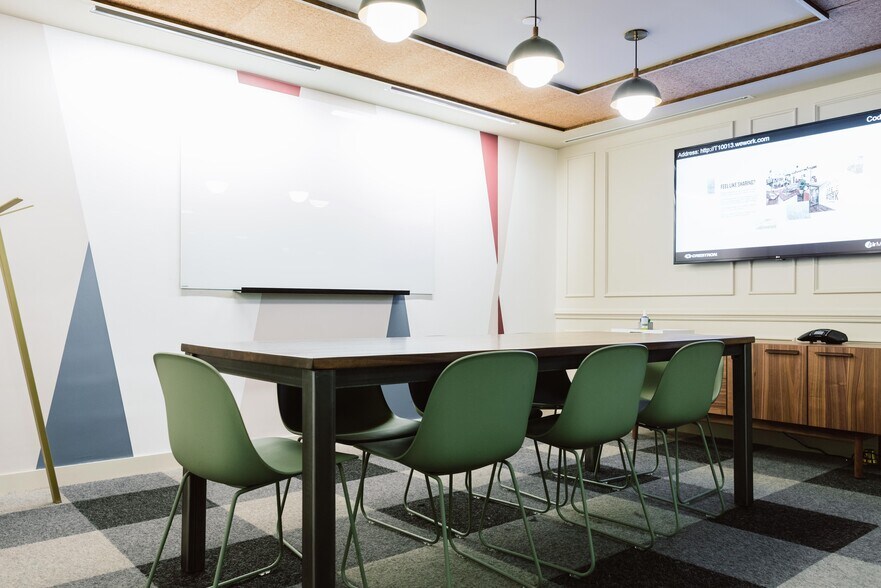 More Photos Of 450 Lexington Ave, New York Coworking Space