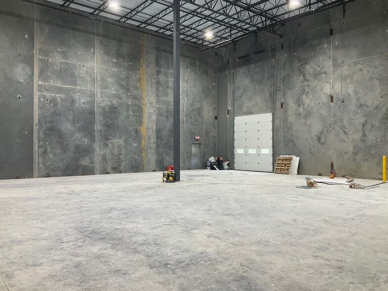 More Photos Of 17 Cpl Luigi Marciante Jr Memorial Dr, Jackson Township Industrial For Lease