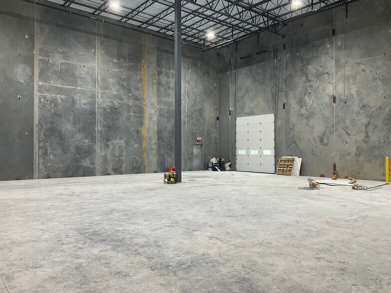 More Photos Of 17 Cpl Luigi Marciante Jr Memorial Dr, Jackson Township Industrial For Lease