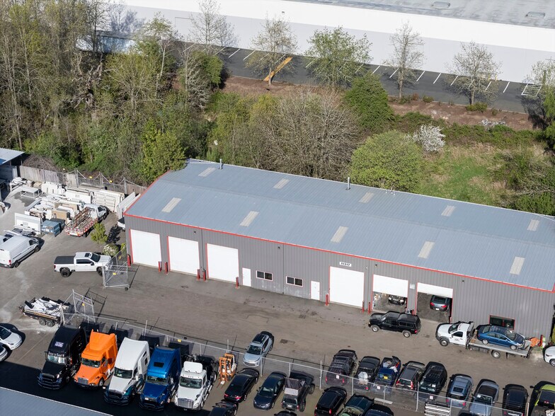 More Photos Of 11233 SE Foster Rd, Portland Industrial For Lease