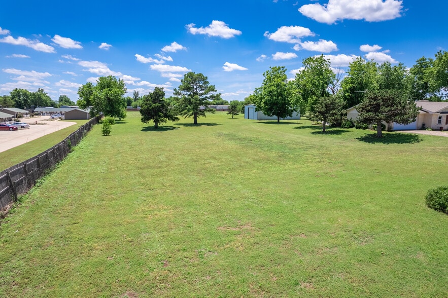 More Photos Of 523 W Country Club Rd, Chickasha Office Residential For Sale