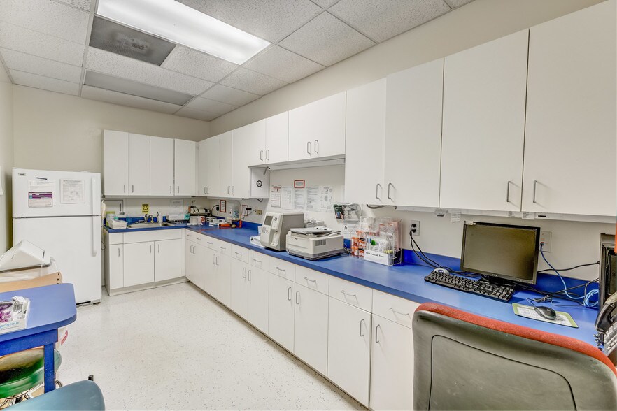 More Photos Of 5205 Village Blvd, West Palm Beach Medical For Lease