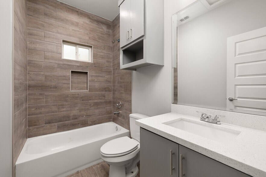 More Photos Of 1601 Hyatt Ave, Pharr Multifamily For Sale