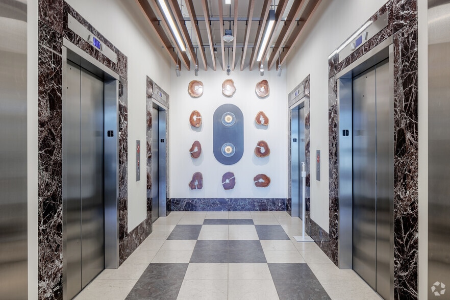 More Photos Of 950 S Cherry St, Denver Office For Lease