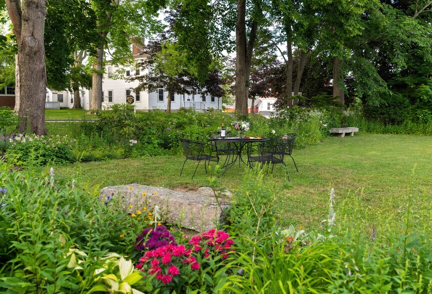 More Photos Of 40 Union St, Blue Hill Hospitality For Sale