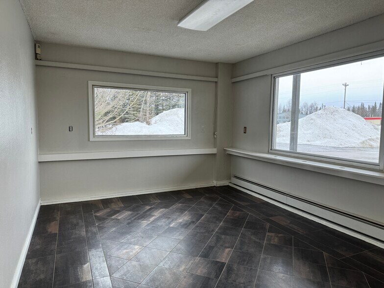More Photos Of 11887 Kenai Spur Hwy, Kenai Freestanding For Lease