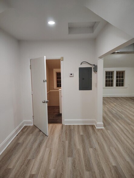 More Photos Of 6901 York Rd, Baltimore Unknown For Lease