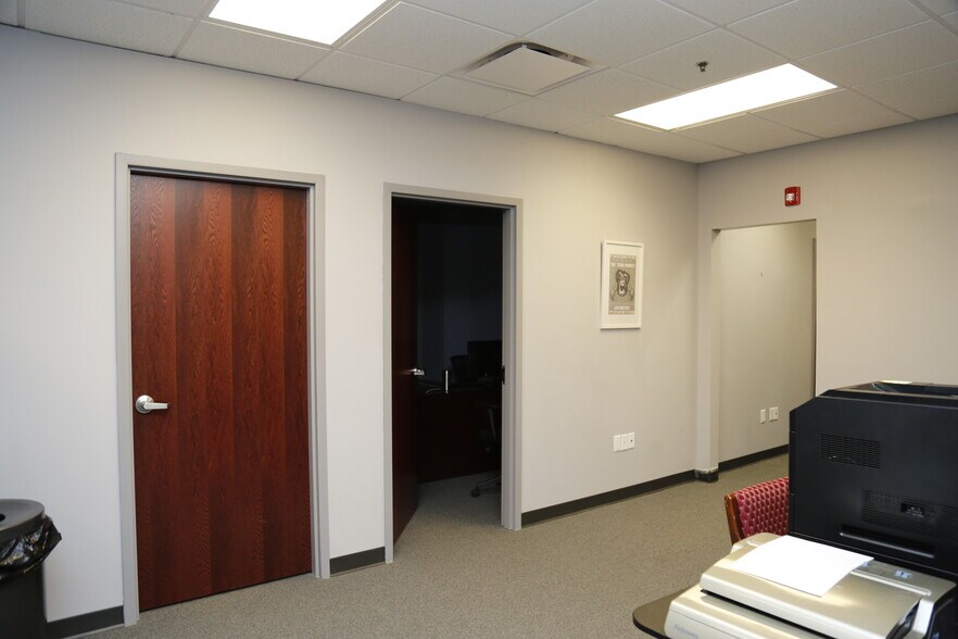 More Photos Of 45 Professional Pl, Bridgeport Office For Lease