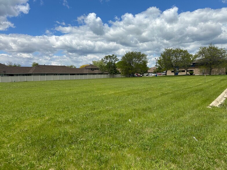 More Photos Of 99 W Merchants Dr, Oswego Land For Sale