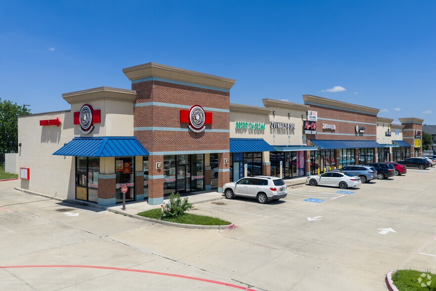 More Photos Of 10807 Huffmeister Rd, Houston Storefront Retail Office For Lease