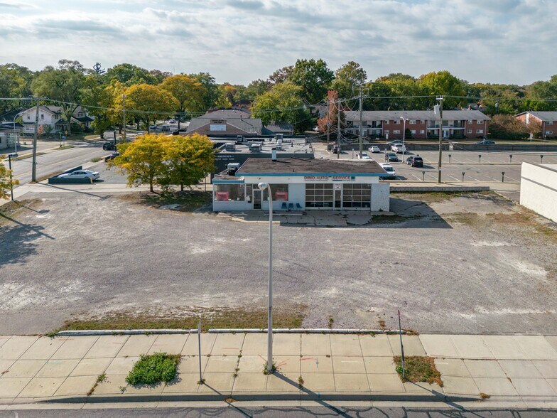 More Photos Of 1005 N Main St, Royal Oak Service Station For Sale