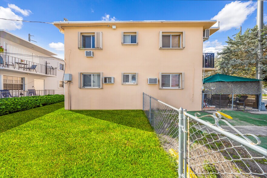 More Photos Of 955 W 23rd St, Hialeah Apartments For Sale