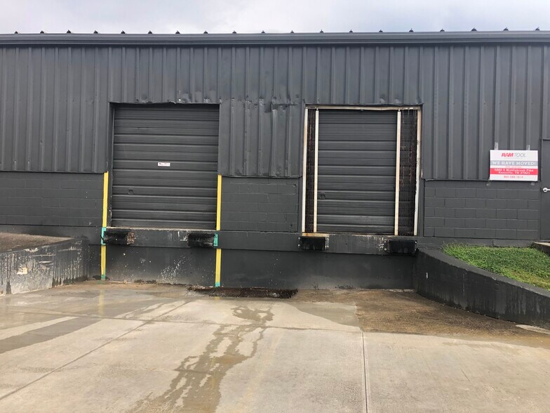 More Photos Of 5227 Middlebrook Pike, Knoxville Light Distribution For Lease
