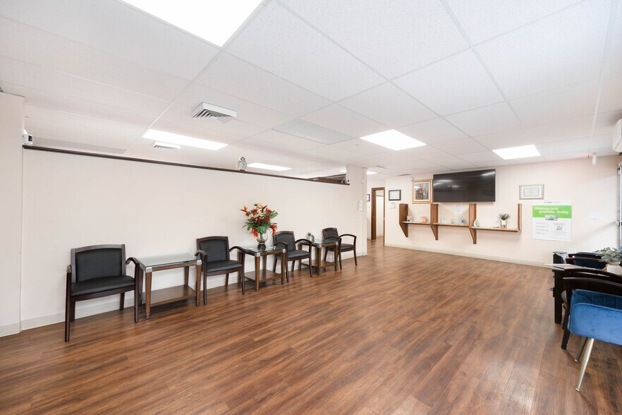 More Photos Of 5995-5997 Brockton Ave, Riverside Medical For Sale