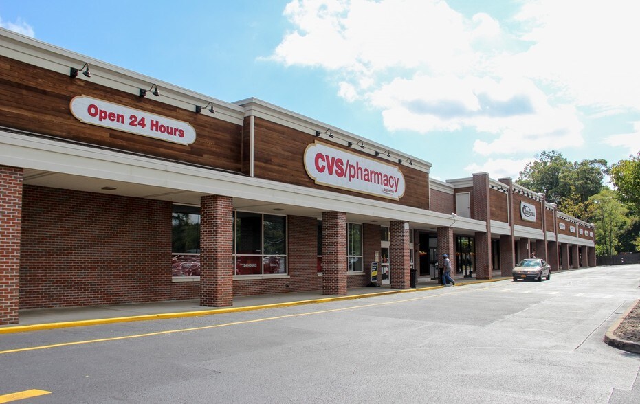 More Photos Of 272-300 S Main St, New City Storefront For Lease