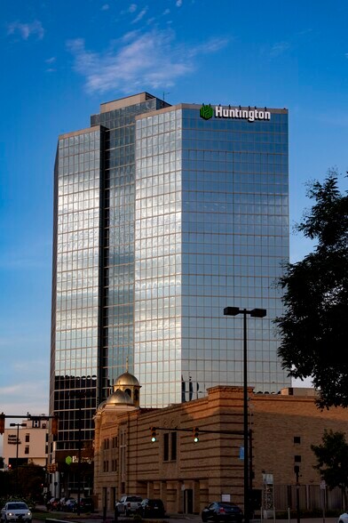 More Photos Of 500 Lee St E, Charleston Office For Lease