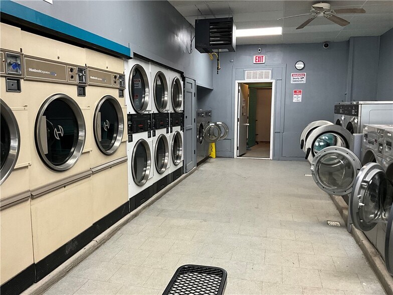 More Photos Of 18 Lafayette Park, Oxford General Retail For Sale