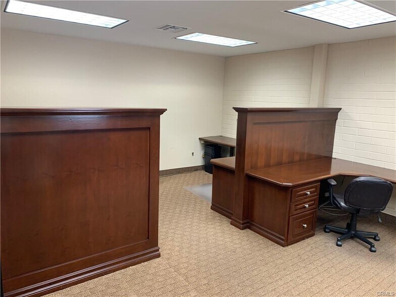 More Photos Of 503-511 E Route 66, Glendora General Retail For Lease